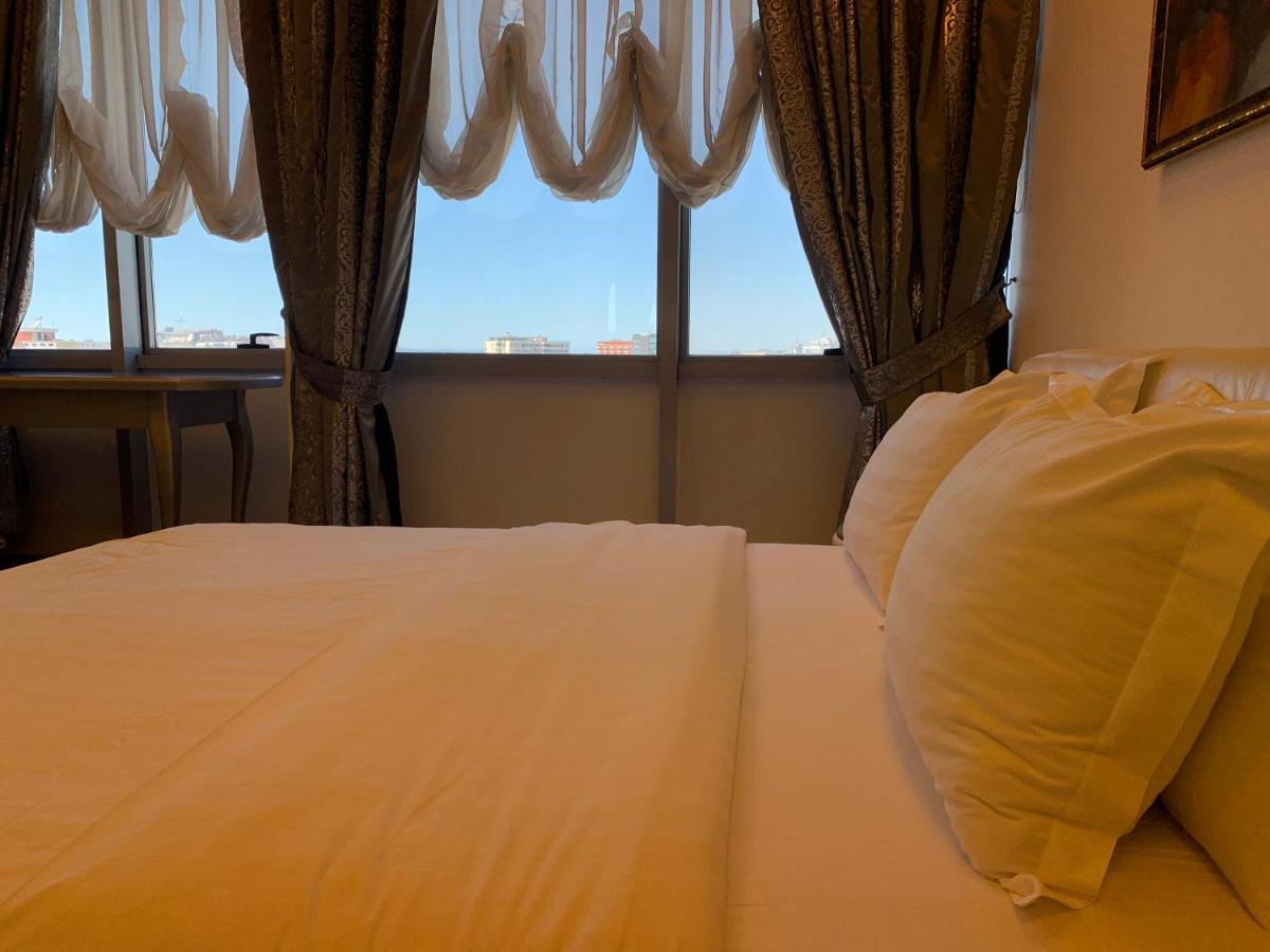 Rosa Blu Tirana