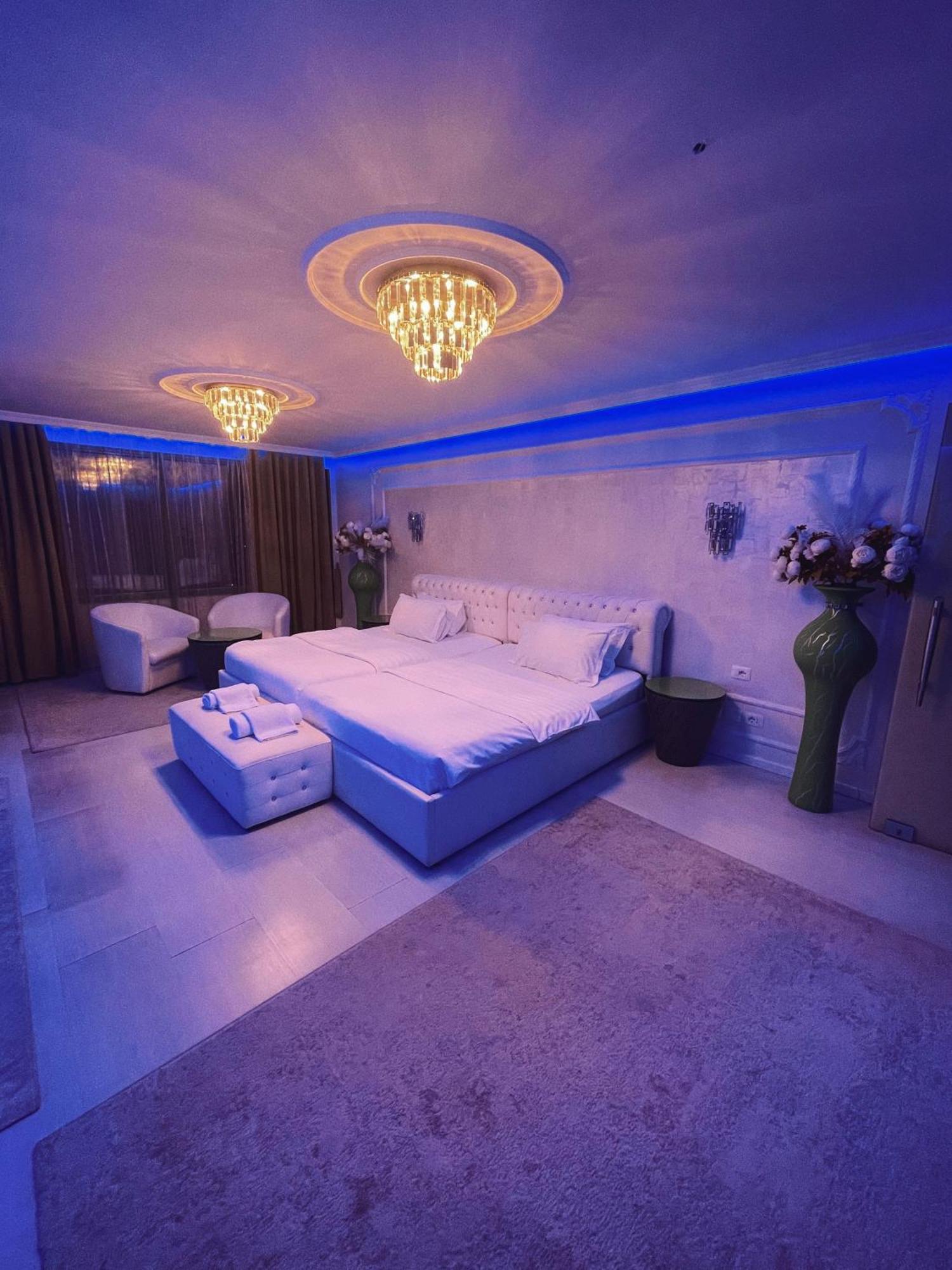 Rosa Blu Tirana